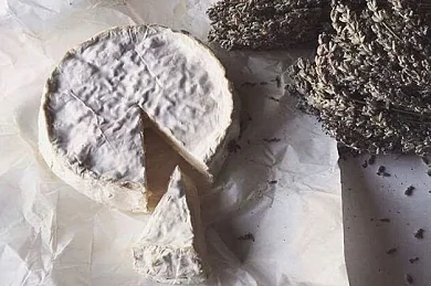 Сыр Камамбер "Белый Камень"