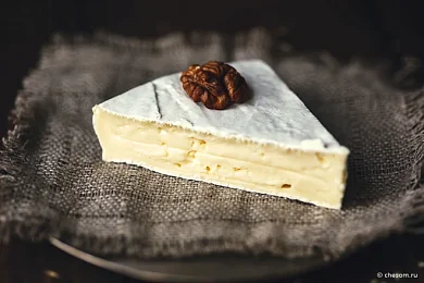 Сыр Бри де фамиль "de famille" 50% вес.