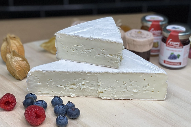 Сыр Аншантэ с белой плесенью 50% жир"Кубанская Звездочка"