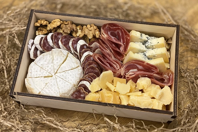 Сырно-мясной борд