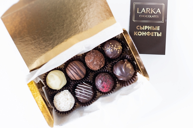 Ассорти из 8 сырных конфет  "Larka Chocolates"