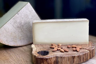 Сыр полутвердый Грюйер Патрис Норман